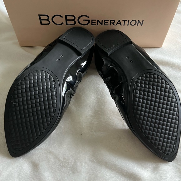 Brand new BCBGeneration Madeline Crinkle Patent Flats - Picture 3 of 5